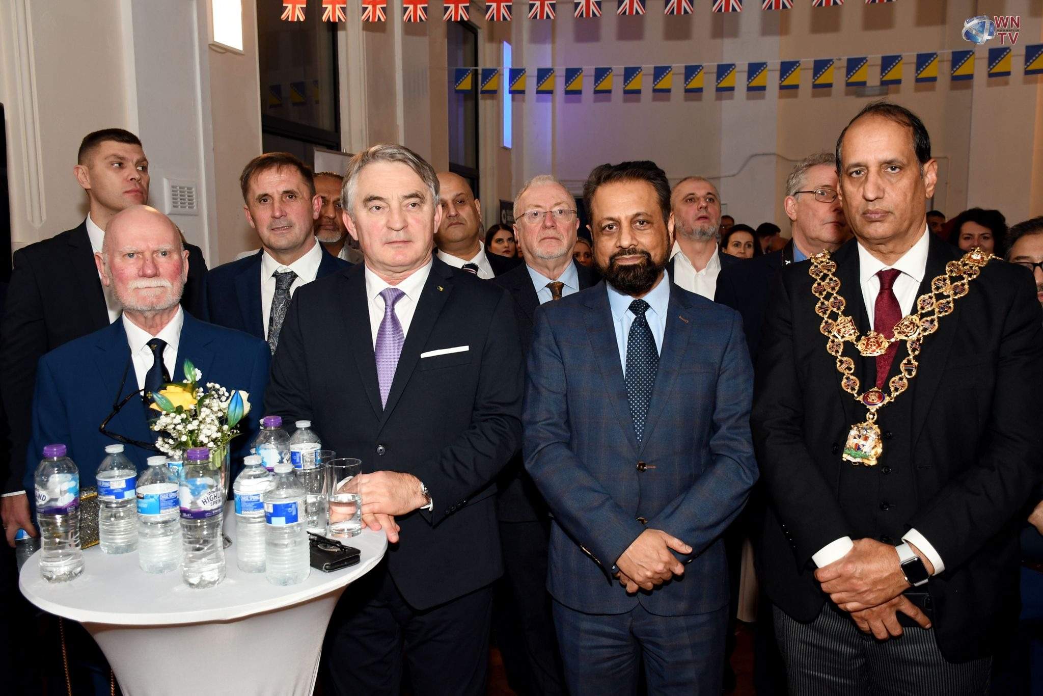 image (1).jpeg - Predsjedavajući Komšić uručio nagradu Waqaru Azmiju OBE